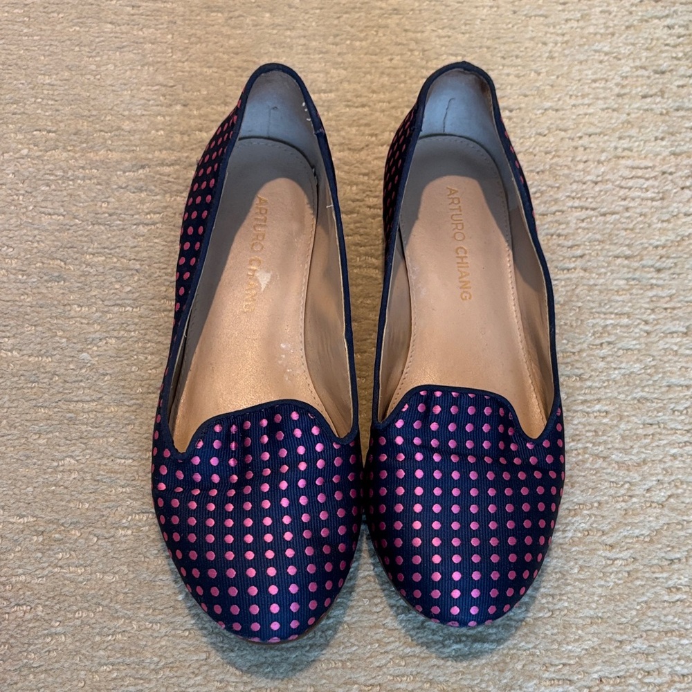 Arturo Chiang Women's Flats - Black with Pink Dots